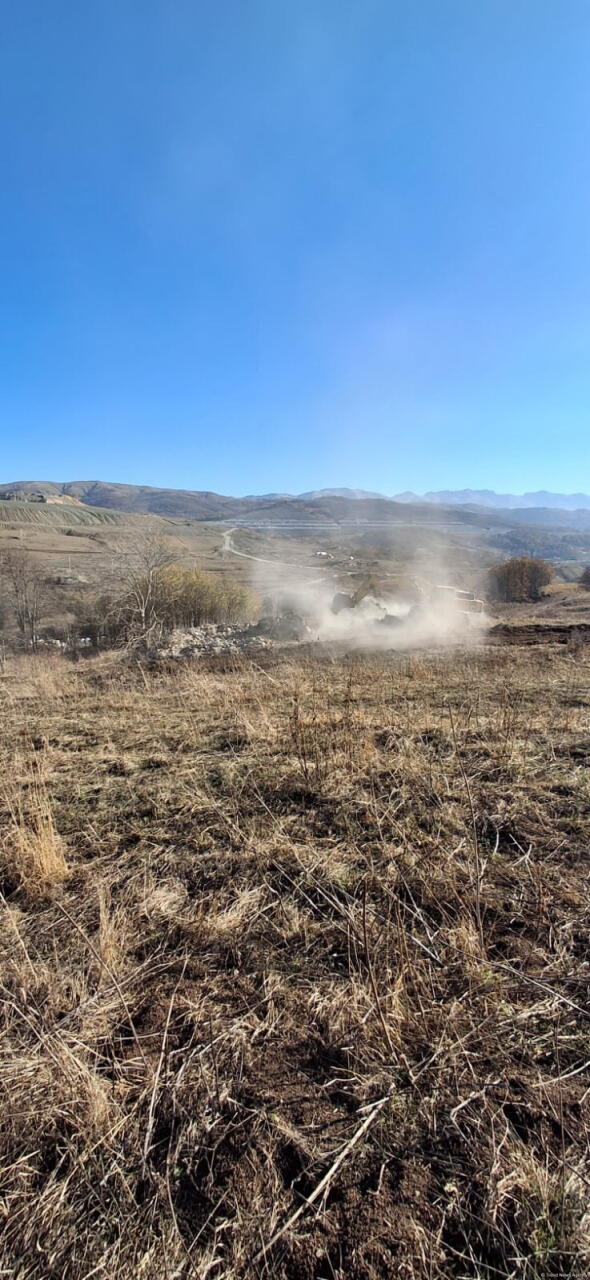 В поселке Горчу начались работы по сносу непригодных к эксплуатации зданий