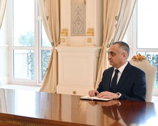 İşdən çıxarılan Fuad Nəcəfli kimdir?