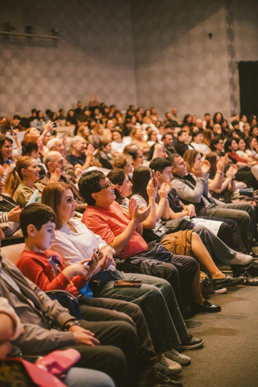 В Баку проходит Детская юниор-лига КВН
