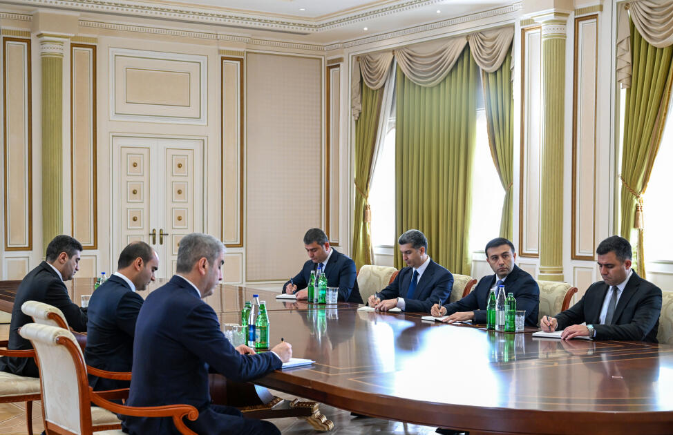 Prezident İlham Əliyev Naxçıvanda Prezidentin yeni səlahiyyətli nümayəndəsini və bir sıra rayonların icra hakimiyyətlərinə təyin olunan başçıları qəbul edib