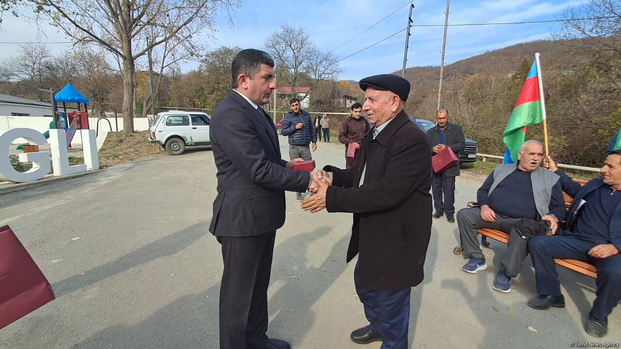 Ağdərənin Vəngli kəndinə köçürülən ailələrə mənzillərin açarları təqdim olunub