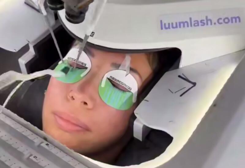 Видео робота по наращиванию ресниц набирает популярность в соцсетях