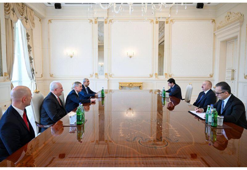 Prezident İlham Əliyev ABŞ-ın İsa Məsihin Sonuncu Gün Müqəddəsləri Kilsəsinin nümayəndə heyətini qəbul edib