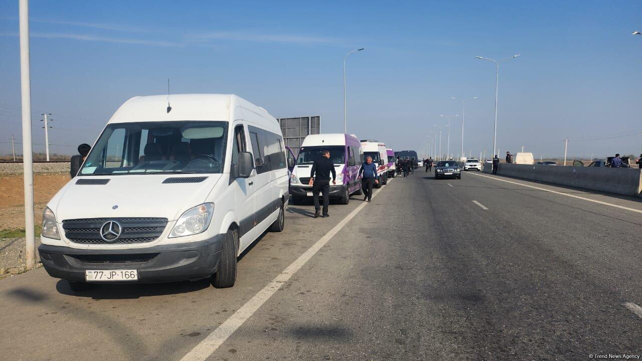 Очередная группа переселенцев отправлена в села Агдеринского и Ходжалинского районов