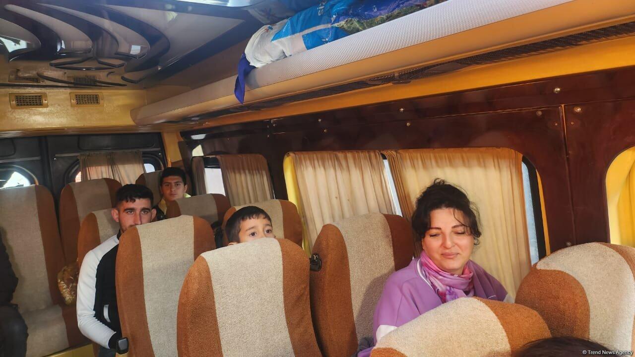 Очередная группа переселенцев отправлена в села Агдеринского и Ходжалинского районов