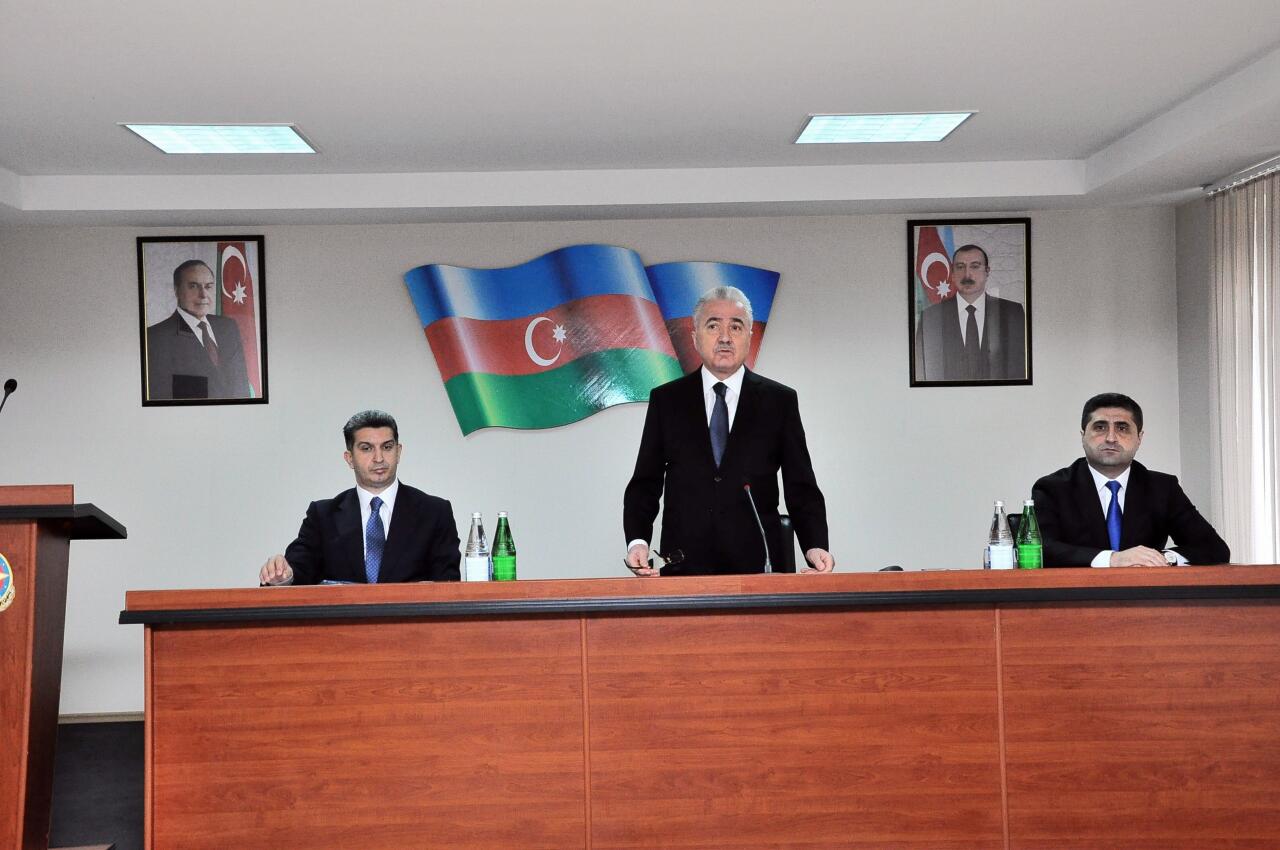 Глава Исполнительной власти Гёйгёльского района представлен коллективу