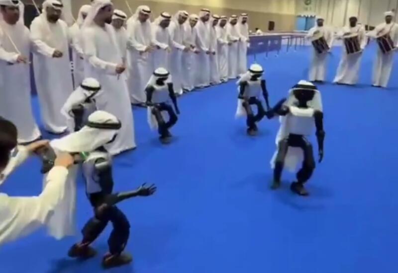 Роботы в ОАЭ исполнили национальный танец