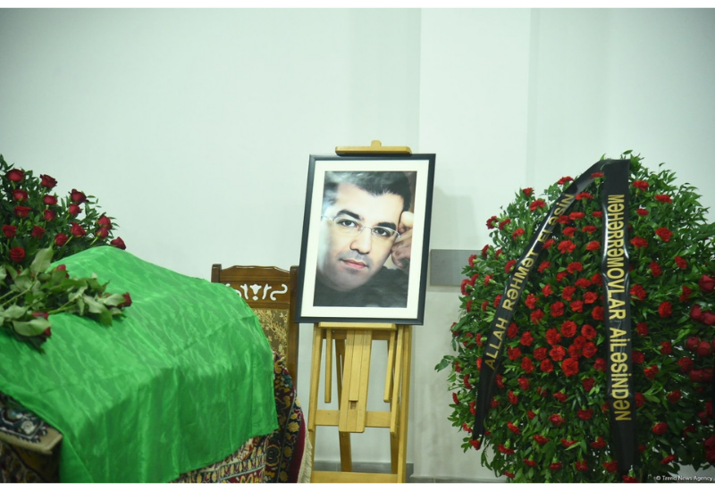 В Баку простились с известным журналистом Эмином Ибрагимовым