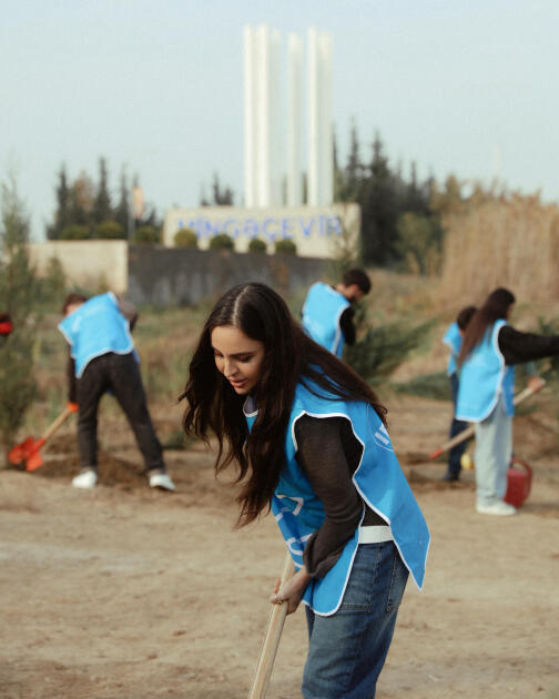 Heydər Əliyev Fondunun vitse-prezidenti Leyla Əliyeva Mingəçevirdə ekoloji aksiyalarda iştirak edib
