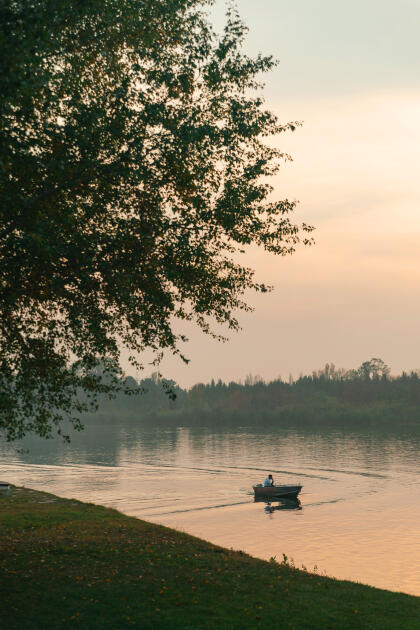 Heydər Əliyev Fondunun vitse-prezidenti Leyla Əliyeva Mingəçevirdə yerləşən avarçəkmə bazasında idmançılarla görüşüb