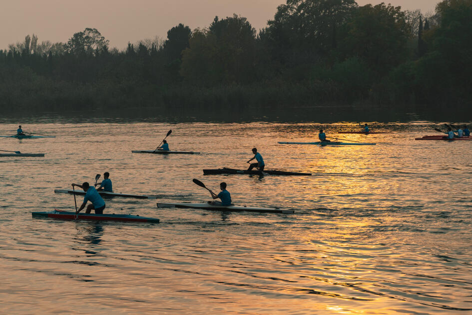Heydər Əliyev Fondunun vitse-prezidenti Leyla Əliyeva Mingəçevirdə yerləşən avarçəkmə bazasında idmançılarla görüşüb