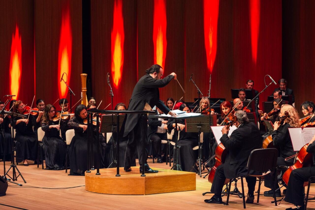 Вице-президент Фонда Гейдара Алиева Лейла Алиева присутствовала на концерте Пласидо Доминго в Центре Гейдара Алиева