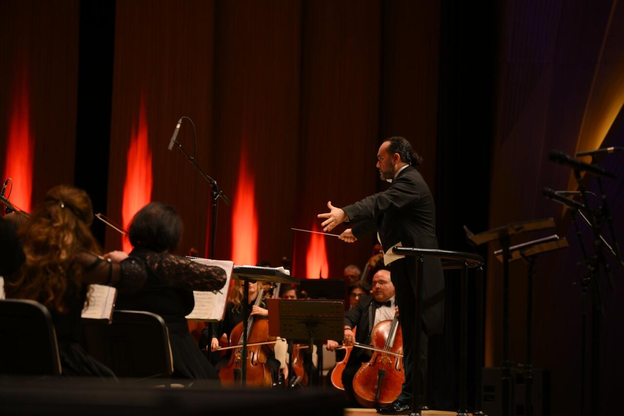 Вице-президент Фонда Гейдара Алиева Лейла Алиева присутствовала на концерте Пласидо Доминго в Центре Гейдара Алиева