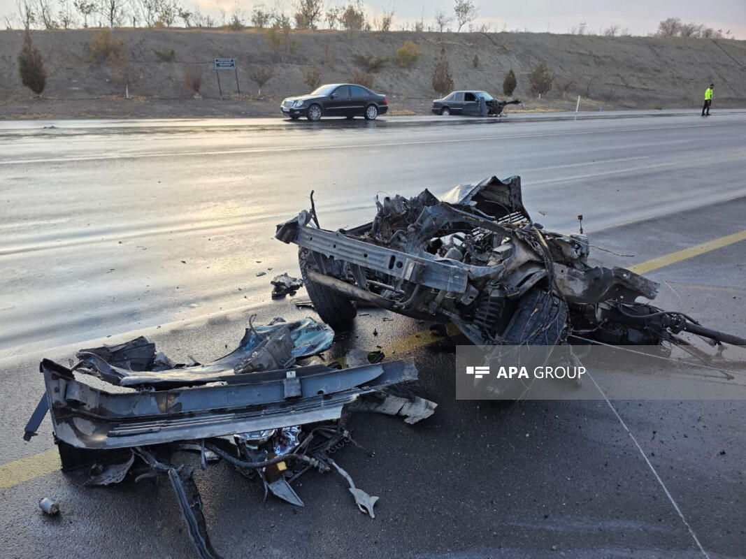 В Нахчыване столкнулись Hyundai и Mercedes