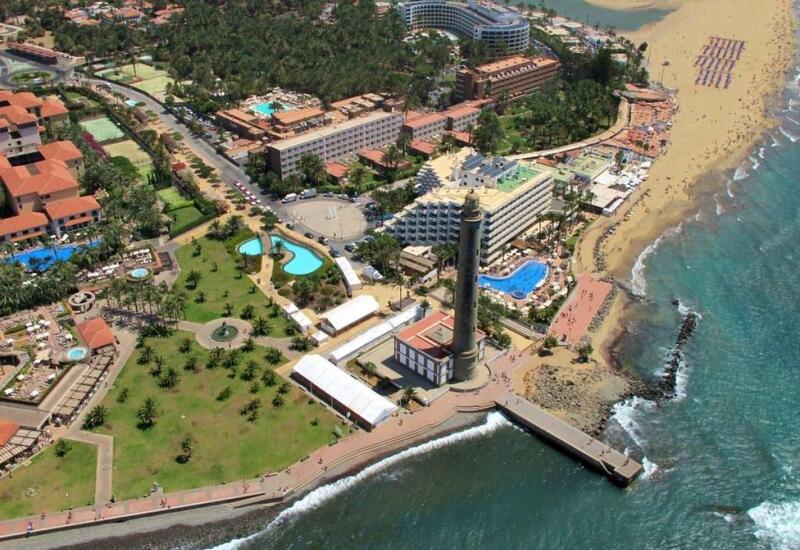 Где находится самый солнечный пляж Европы?