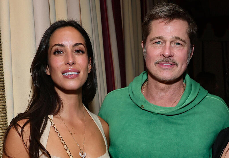 Бред Питт впервые за долгое время вышел на публику с возлюбленной