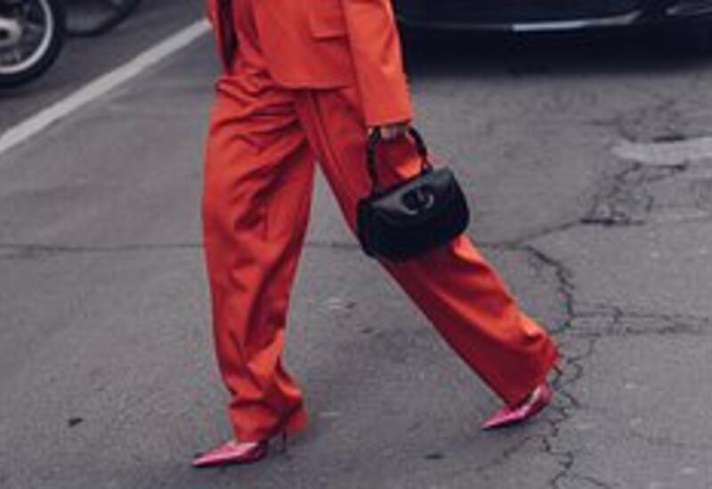 Названы самые подходящие оттенки в одежде для встречи Нового года