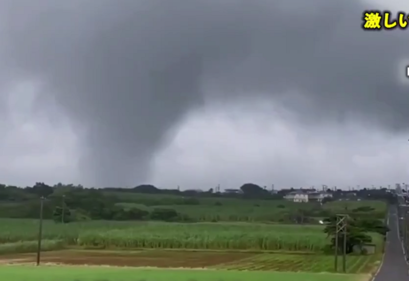 Торнадо прошелся по японскому острову