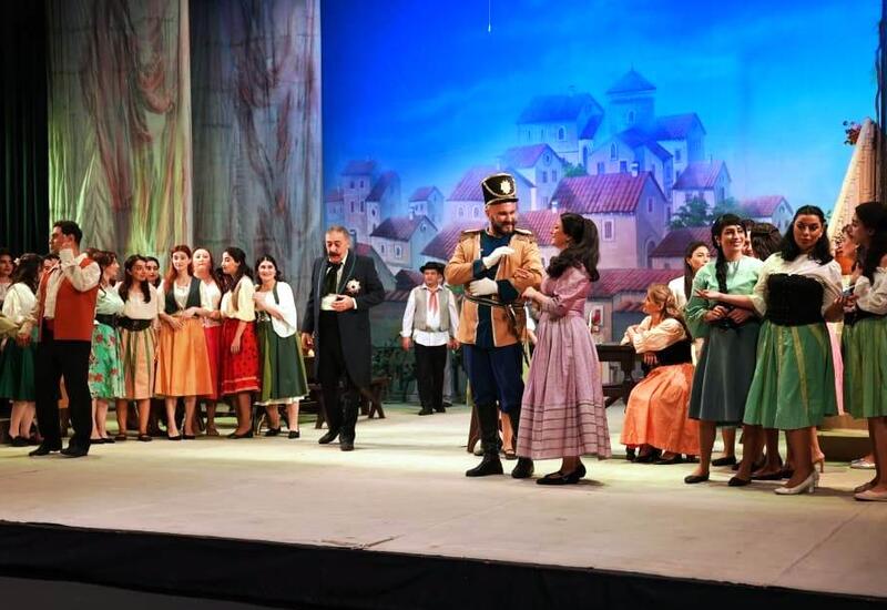 В Баку развернулись итальянские страсти с любовным зельем