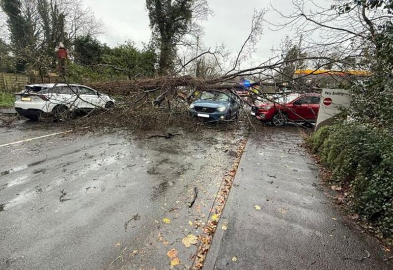 Сильный шторм добрался до Британии