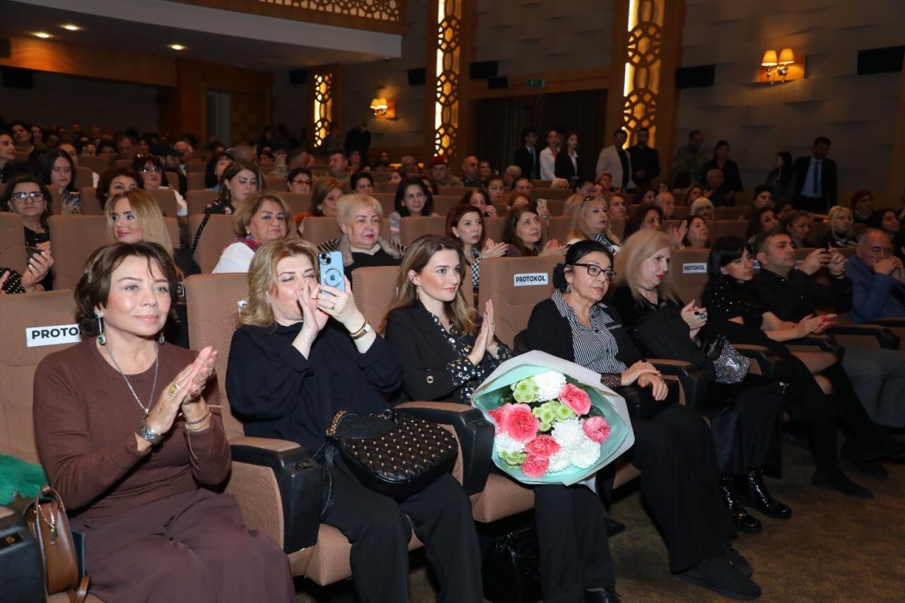 Не могу забыть. Амалия Панахова