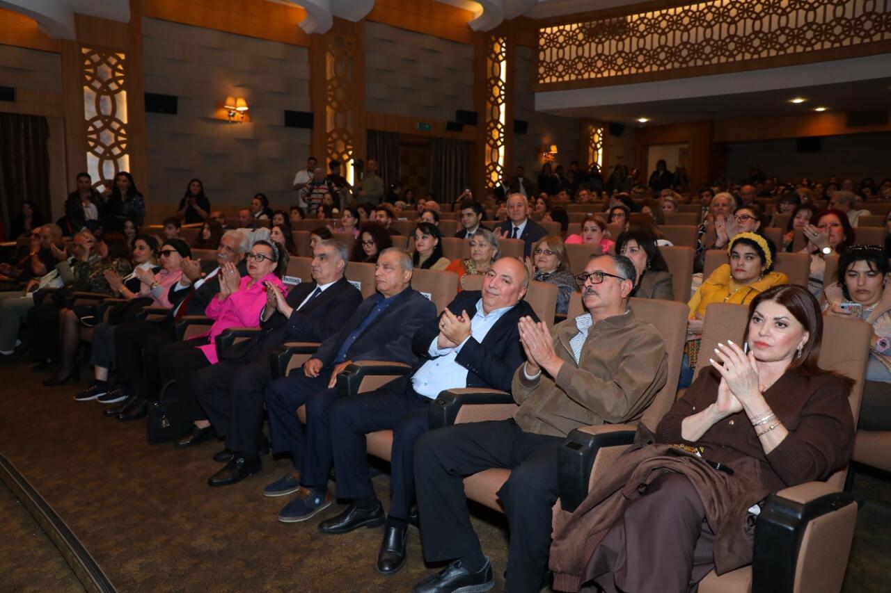 Не могу забыть. Амалия Панахова