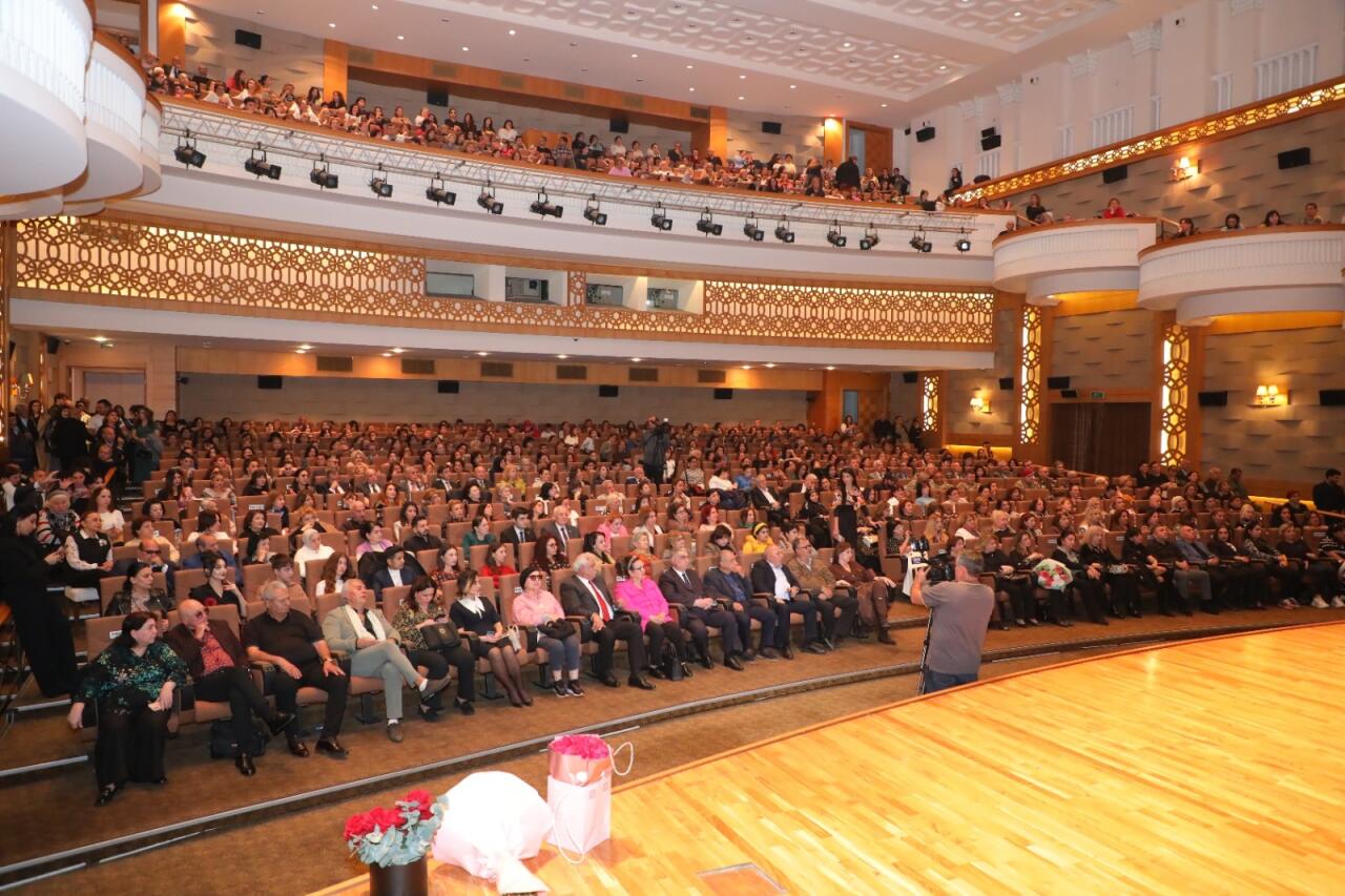 Не могу забыть. Амалия Панахова