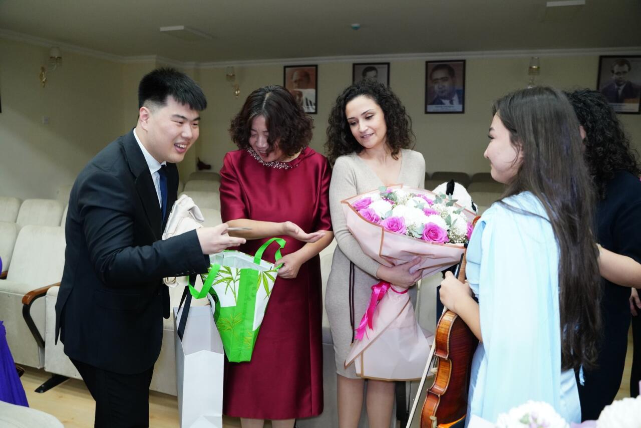 Талантливые дети создали в Баку атмосферу эпохи барокко