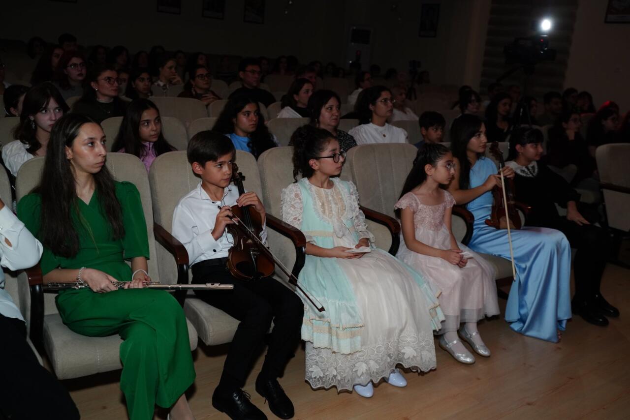 Талантливые дети создали в Баку атмосферу эпохи барокко