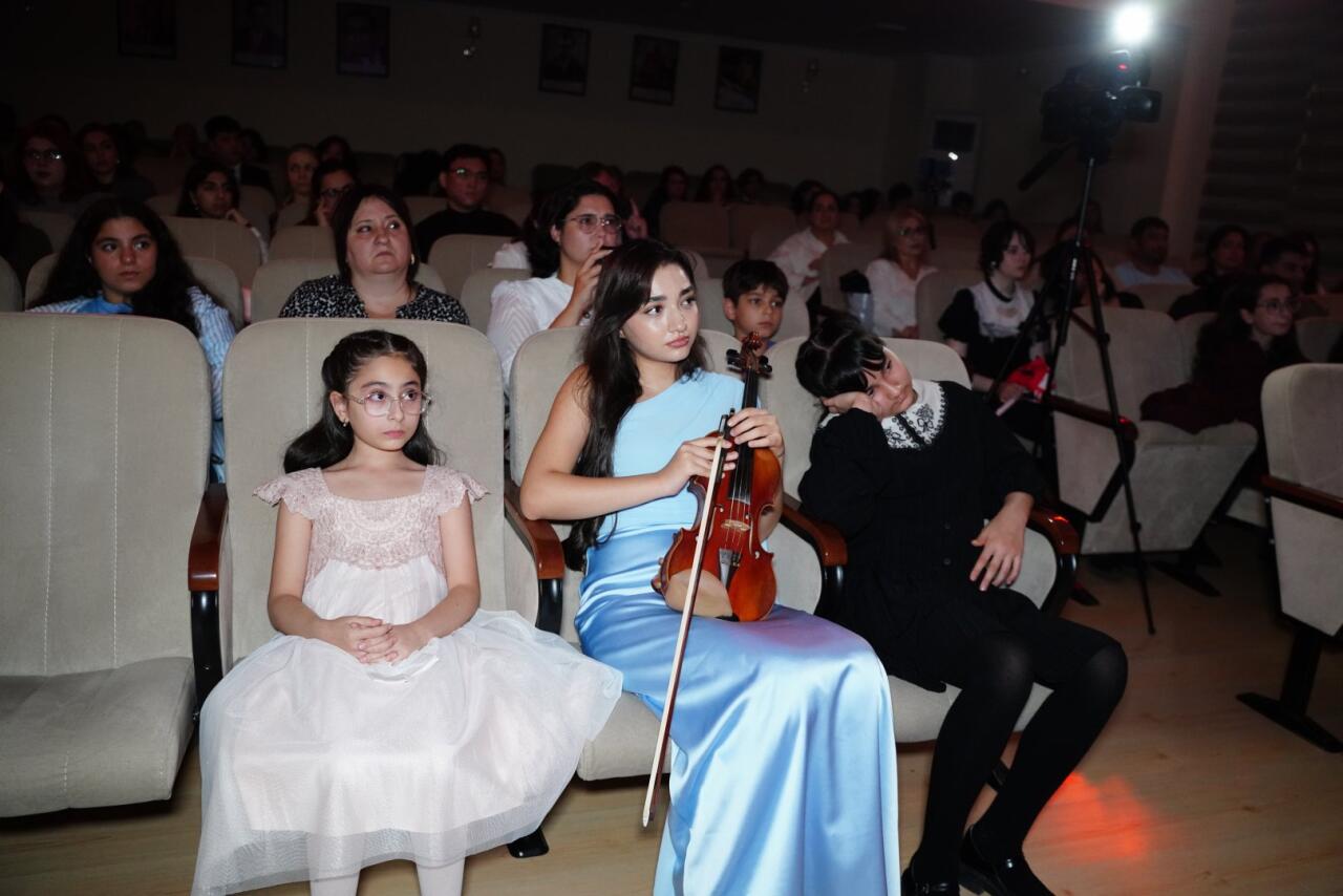 Талантливые дети создали в Баку атмосферу эпохи барокко