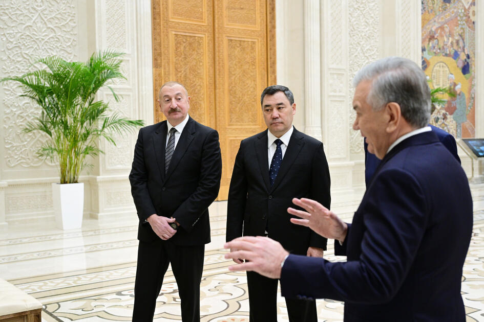 Prezident İlham Əliyev Daşkənddə İslam Sivilizasiyası Mərkəzi ilə tanış olub