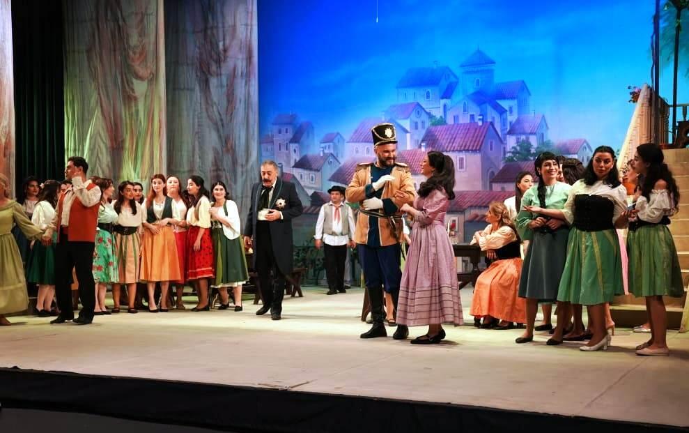 В Баку развернулись итальянские страсти с любовным зельем