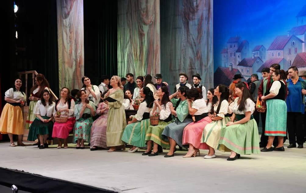 В Баку развернулись итальянские страсти с любовным зельем