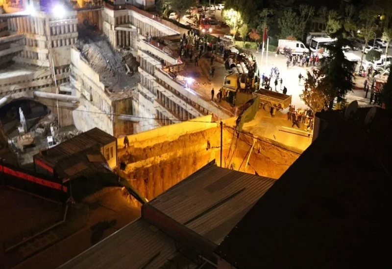 Обвал в метро Стамбула