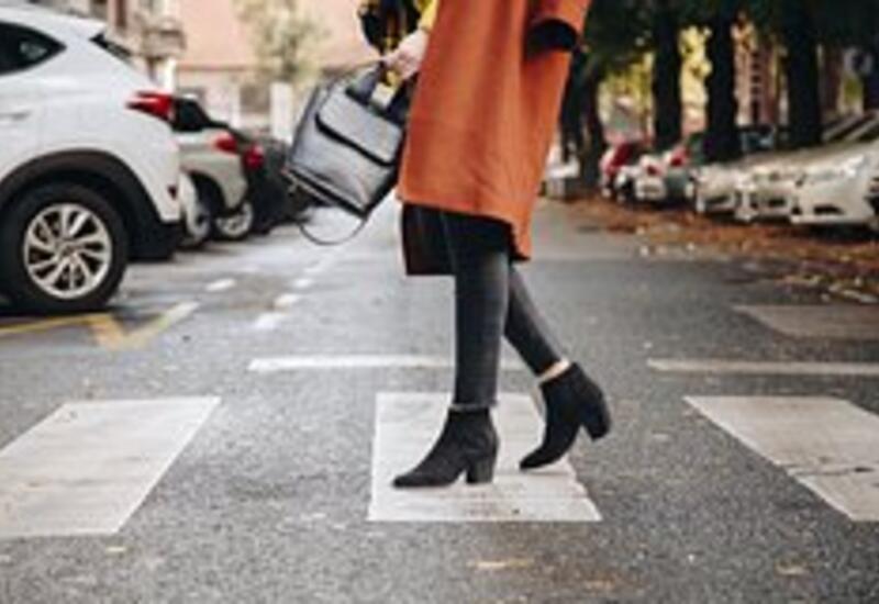 Стилист назвала самую модную одежду и обувь на зиму