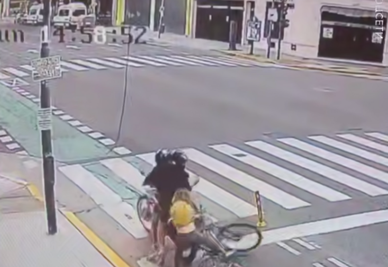 Туристка в одиночку обезвредила уличного грабителя