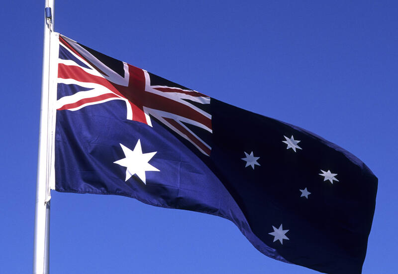 В Австралии гоночный автомобиль въехал в толпу людей