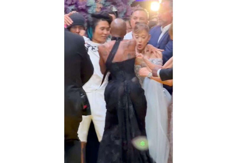 Напавшего на Ариану Гранде поклонника посадили в тюрьму