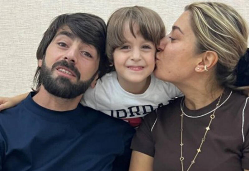 Elşad Xose xanımı ilə