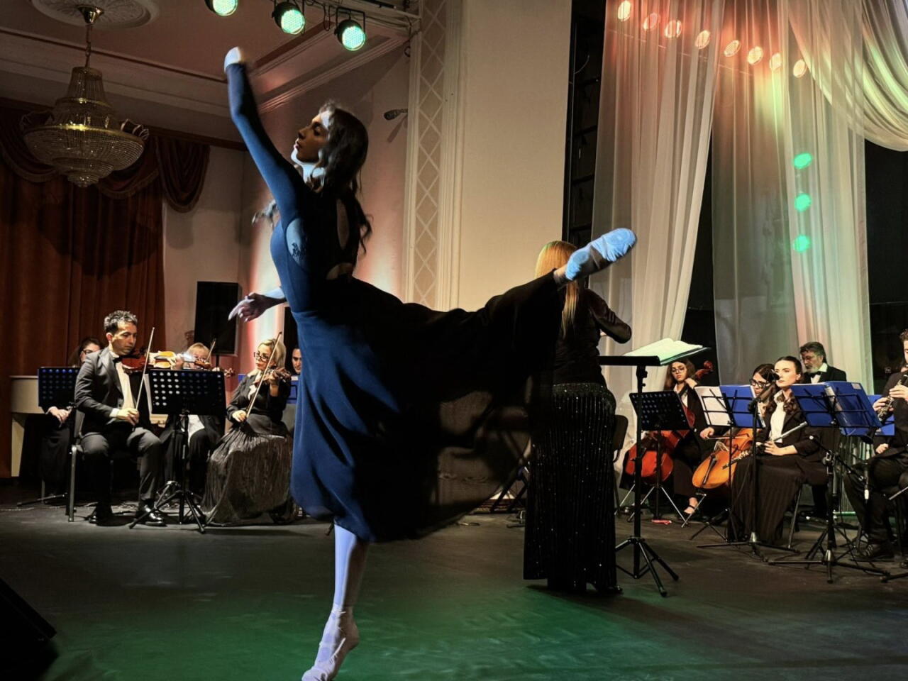 Когда театральная сцена Баку превращается в музыкальное кино