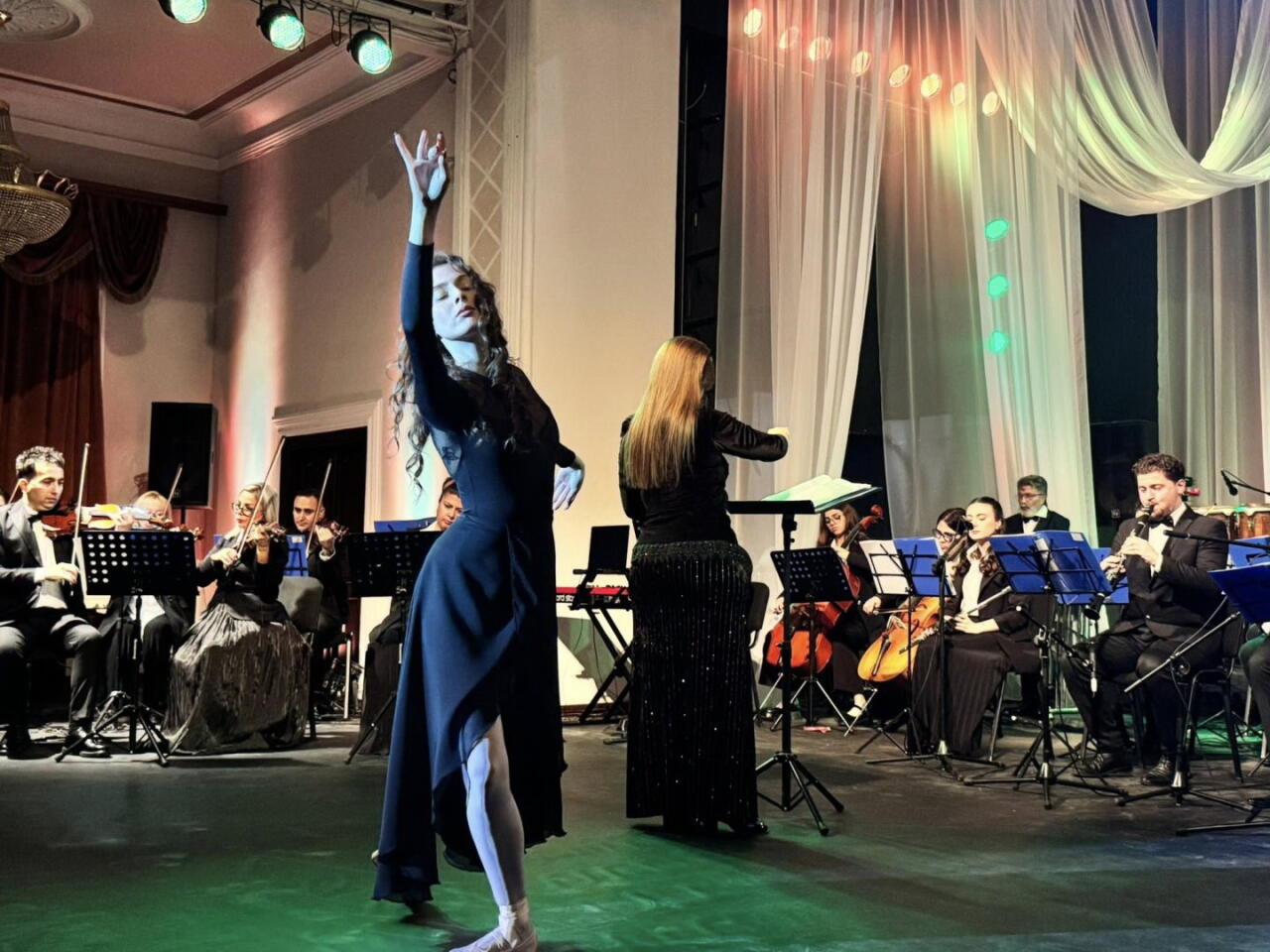 Когда театральная сцена Баку превращается в музыкальное кино