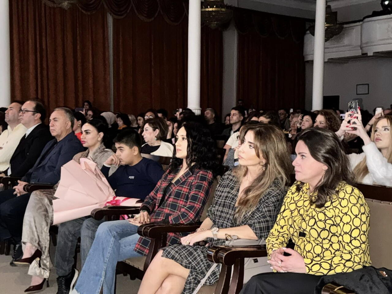 Когда театральная сцена Баку превращается в музыкальное кино