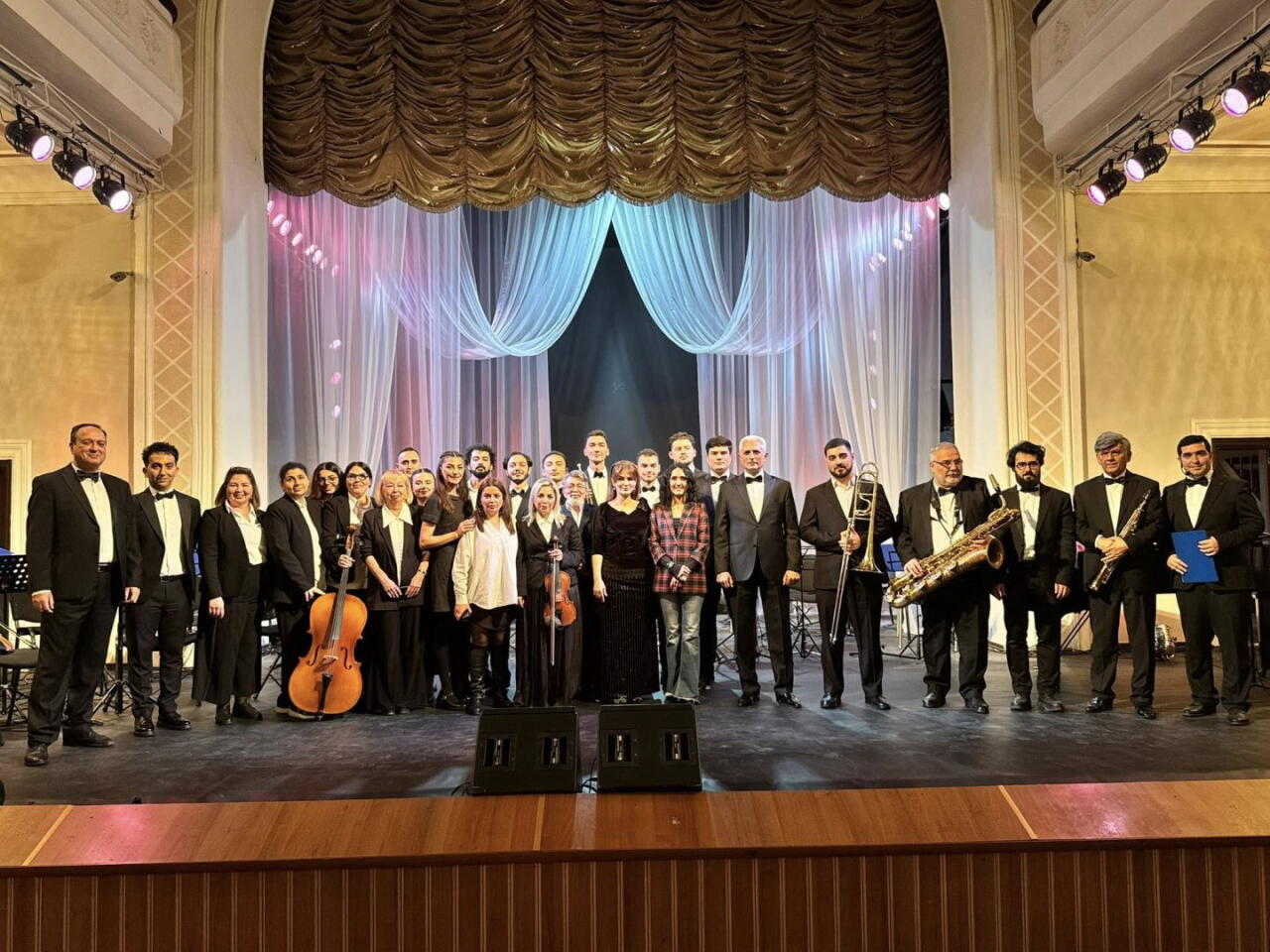 Когда театральная сцена Баку превращается в музыкальное кино