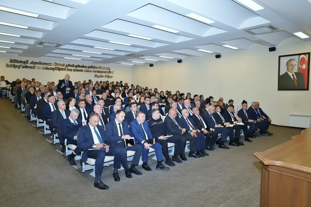 В Баку проходят совещания по подготовке к зиме