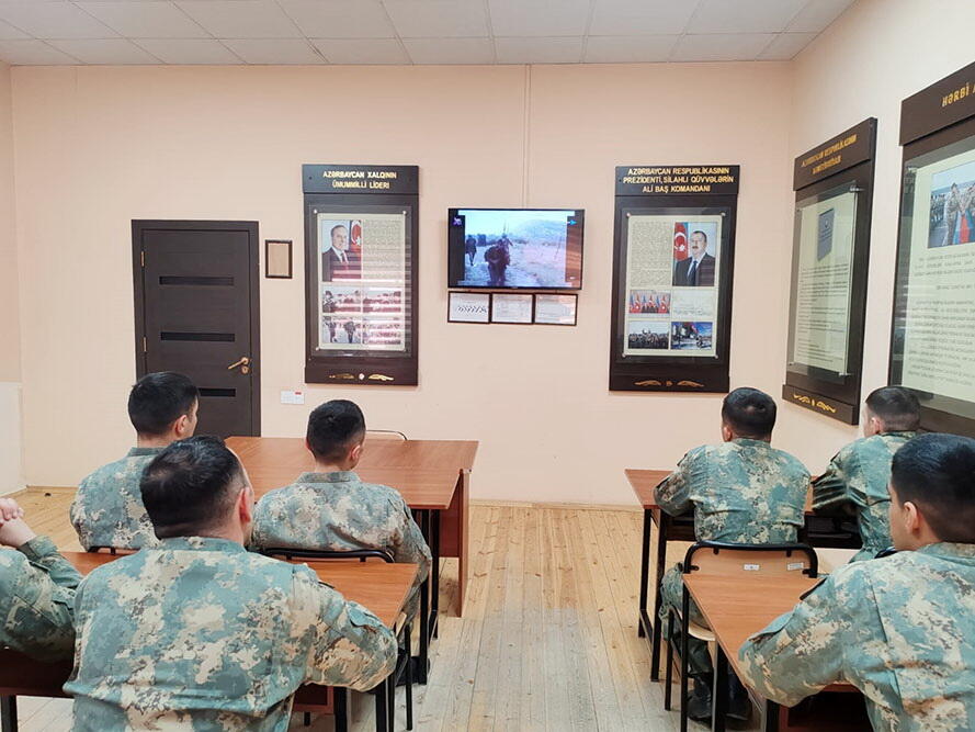 Azərbaycan Ordusunda Milli Dirşəliş Günü qeyd edilib