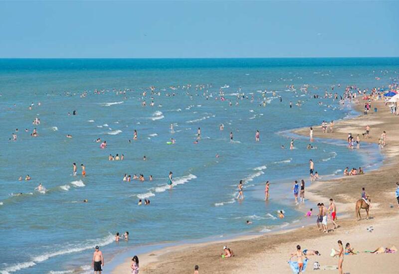 Restoranlarla dəniz arasındakı məsafə 1 km-ya yaxınlaşır