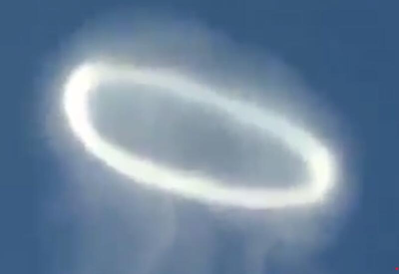 Вулкан Этна выпустил необычное кольцо дыма