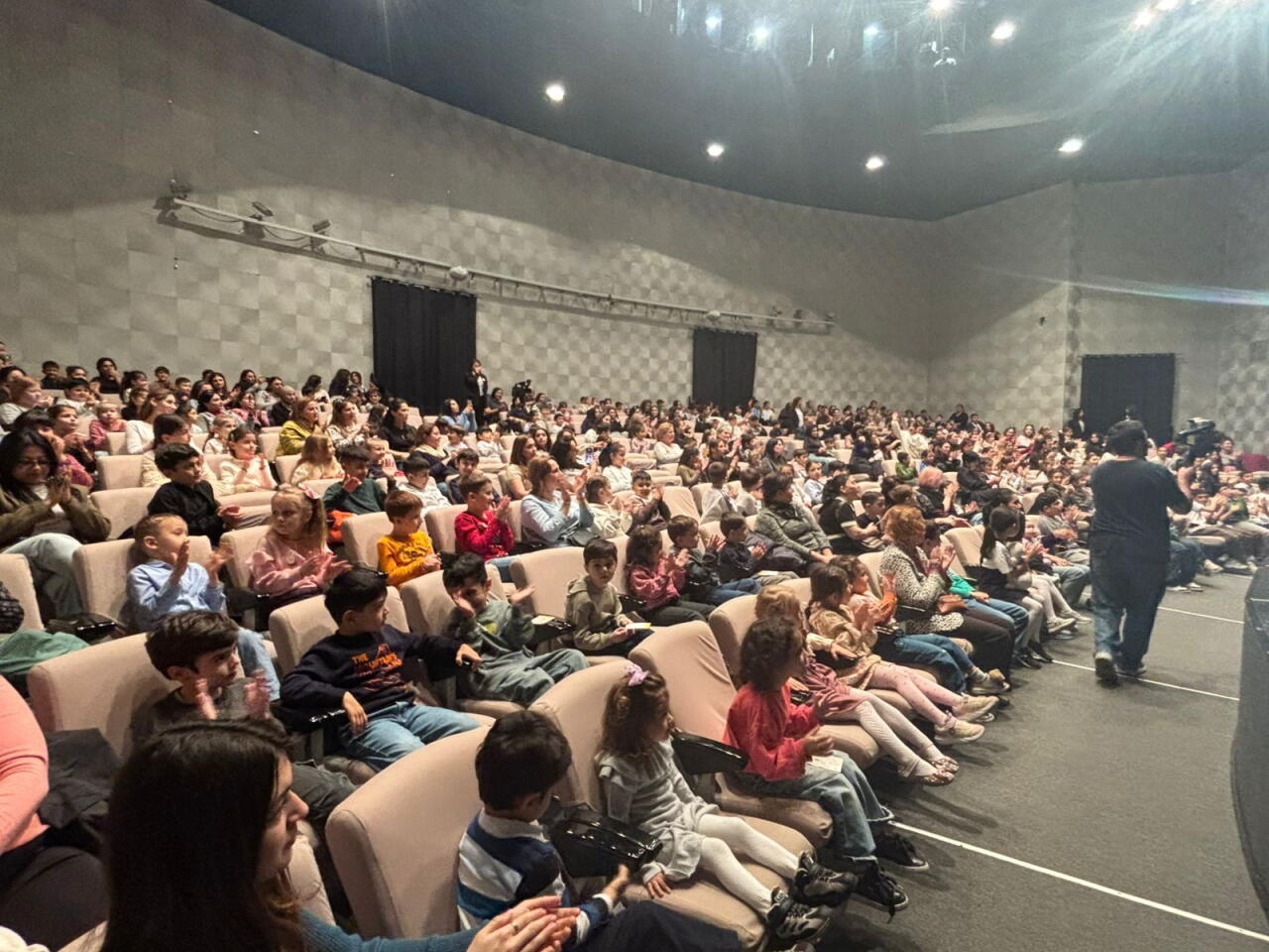 Узбекская "Муха-Цокотуха" представлена на азербайджанской сцене