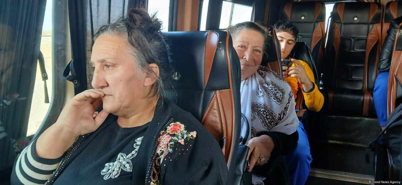 В село Хыдырлы Агдамского района отправилась очередная группа бывших вынужденных переселенцев