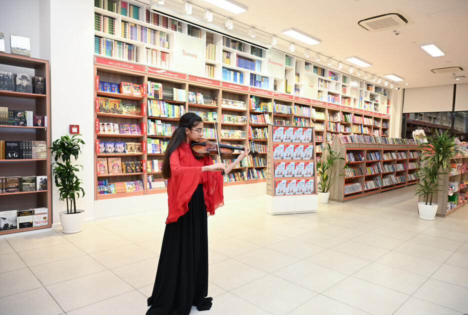 Состоялась церемония презентации книги «Мы изучаем азербайджанский язык»